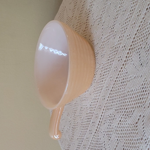 Beehive Pearl Lustre Bowl with Handle - Picture 2 of 5